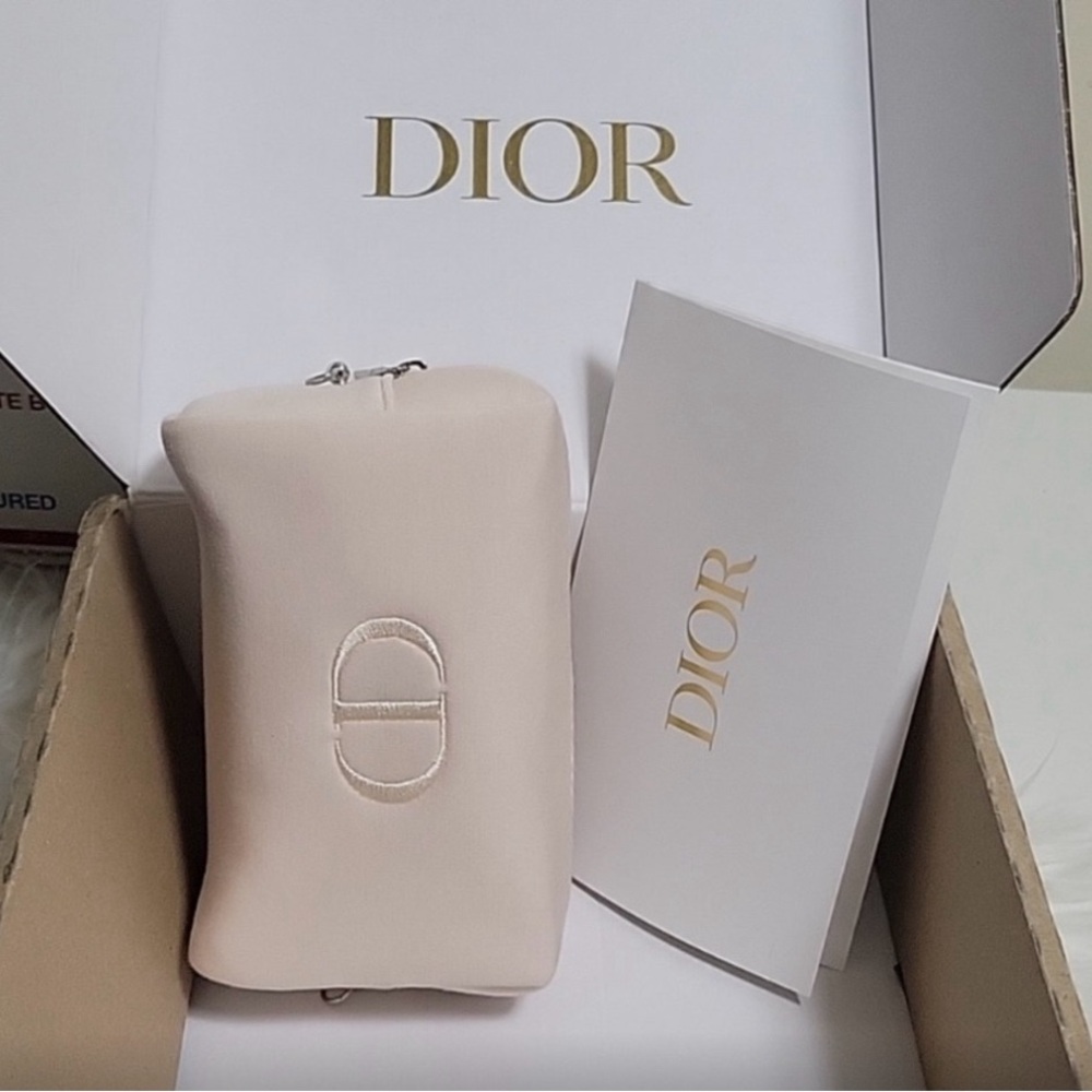 Christian DIOR Cream Colored Makeup Bag With Silver Chain Strap